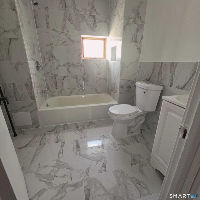 Building Photo - 124 Geddes Terrace