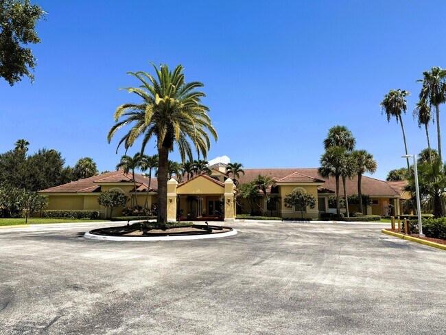 Building Photo - 8225 Pelican Harbour Dr