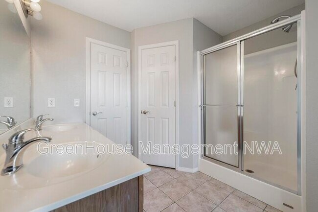 Building Photo - 520 Dewberry Ln