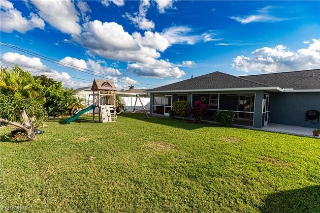 Building Photo - 417 SE 21st Terrace