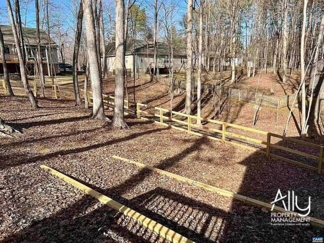 Building Photo - 6 Barkley Ln