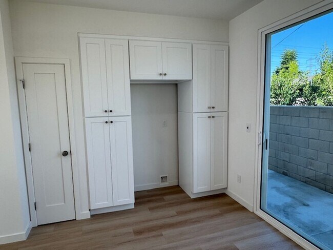 Building Photo - 6170 Briercrest Ave