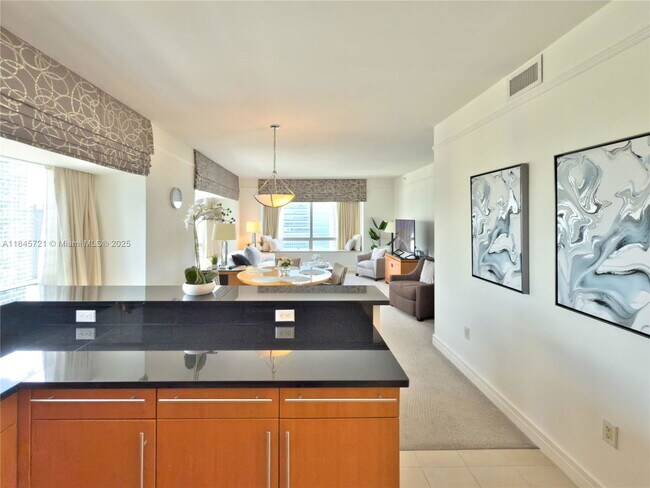 Building Photo - 1435 Brickell Ave