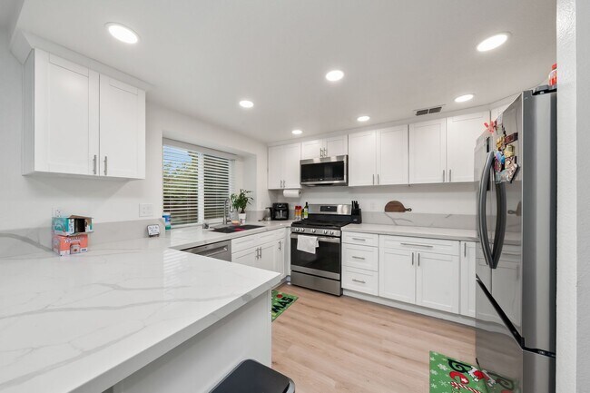 Building Photo - 8105 Prior Way