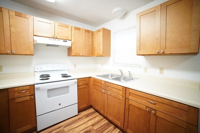 Building Photo - 2555 Chateau Ln