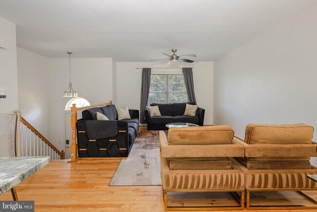 Building Photo - 103 Mummert Cir