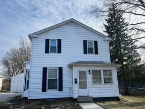 Building Photo - Newly Remodeled 4 Bed House Available Now!