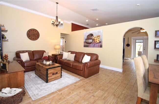 Building Photo - 855 San Remo Dr