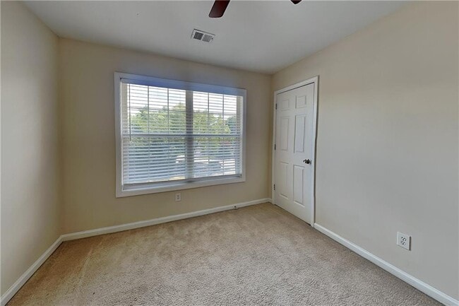 Building Photo - 500 Cottonwood Close