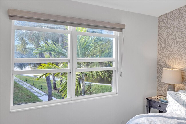 Building Photo - 1991 NE 15th Ave