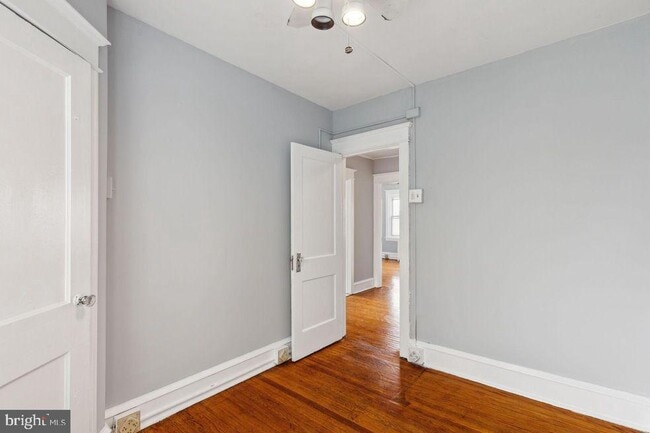 Building Photo - 1214 Van Kirk St