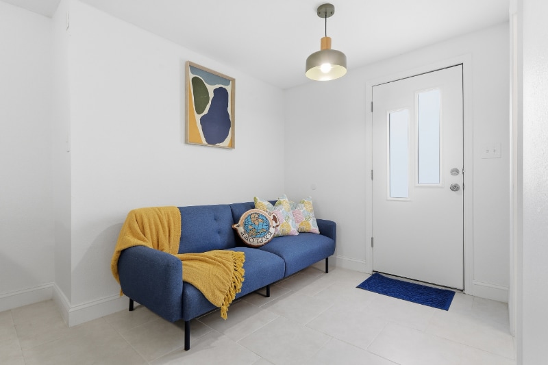 Building Photo - 118 W Sligh Ave