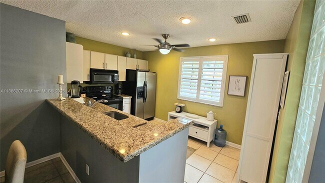 Building Photo - 3544 Magellan Cir