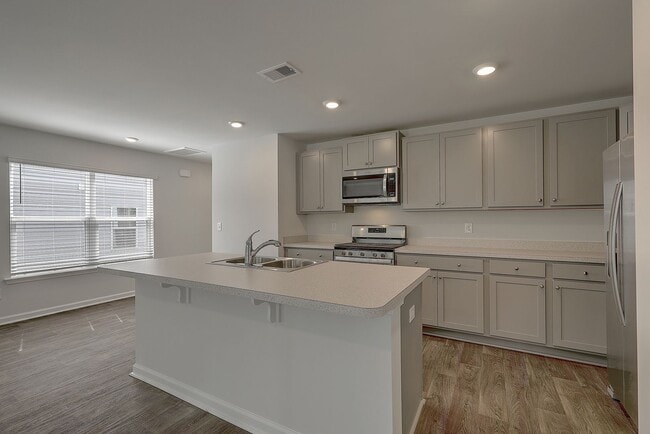 Building Photo - Shady Oaks Subdivision!