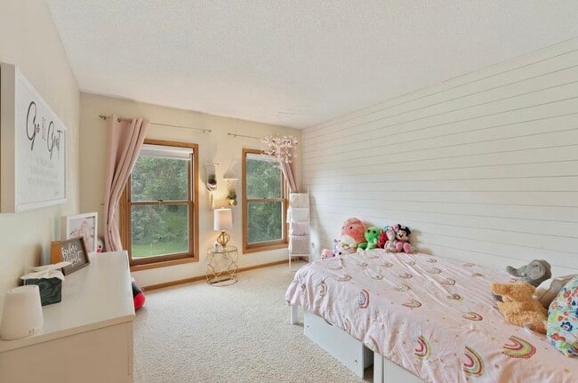 Building Photo - 1389 Camelback Dr