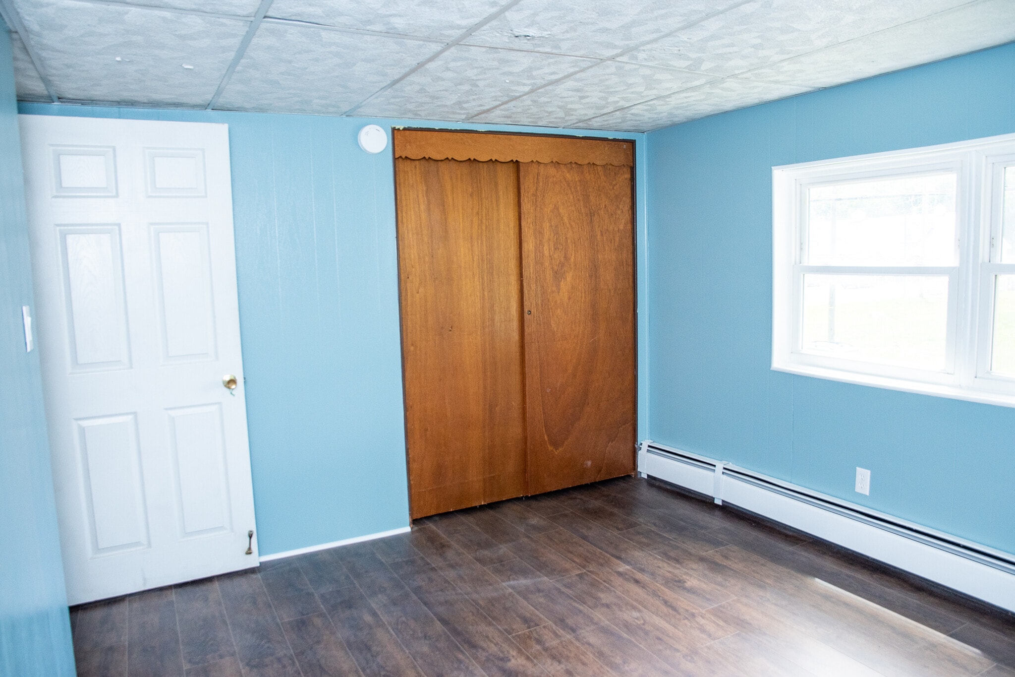 Smaller Bedroom - 1024 W Trindle Rd