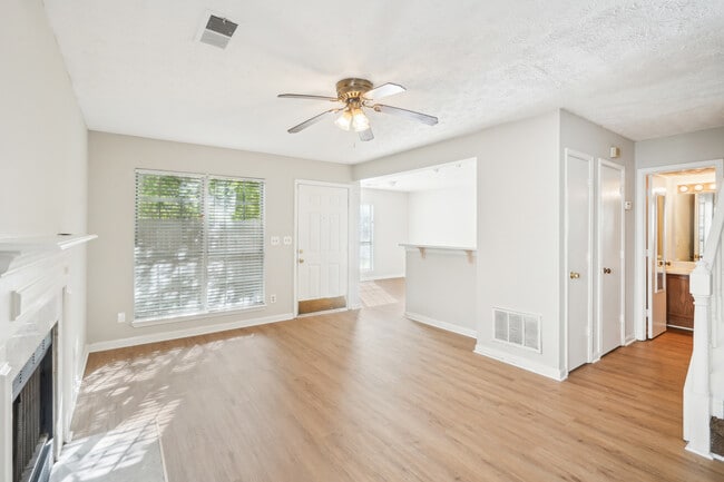 Building Photo - 1066 Rock Creek Ln
