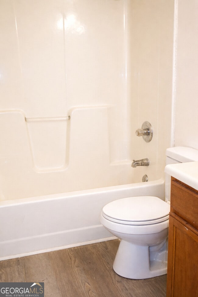 Building Photo - 120 Shamrock Ln