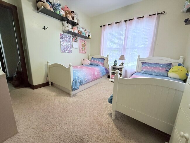 Building Photo - 271 Black Bear Dr