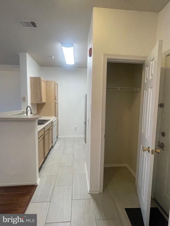 Building Photo - 1530 Spring Gate Dr.