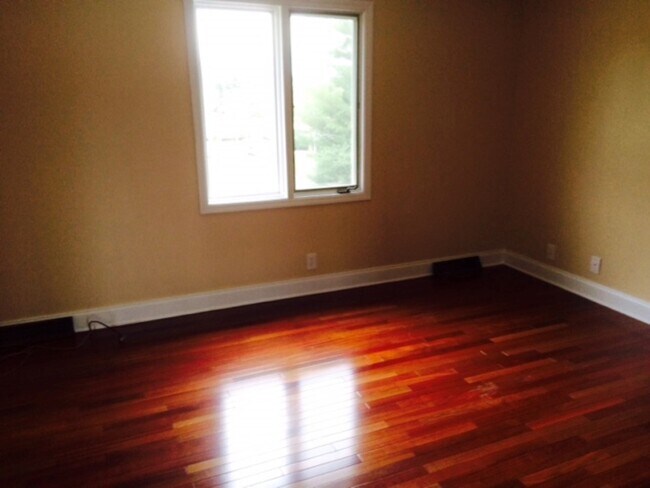 Building Photo - 124 Arlington Cir