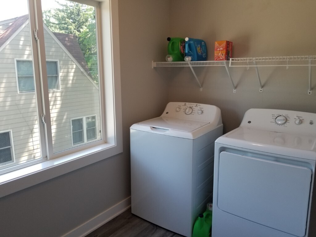2nd floor laundry - 1036 66th St