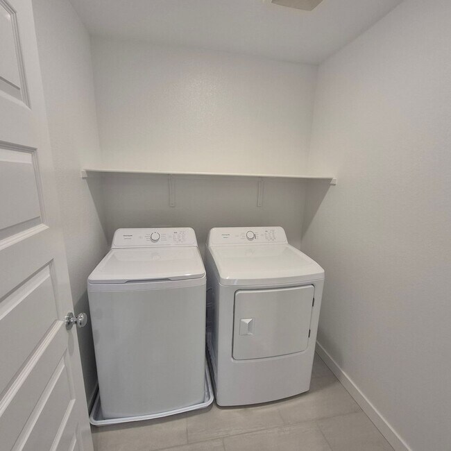 Building Photo - Brand New 4 Bedroom Home in Lennar's Cyan Community