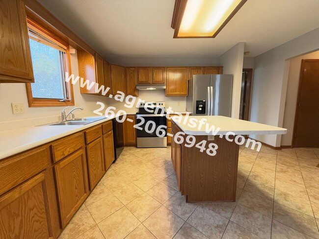 Building Photo - 3 Bedroom House -  $300 off the first mont...