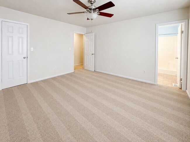 Building Photo - 3901 Quartz Ln