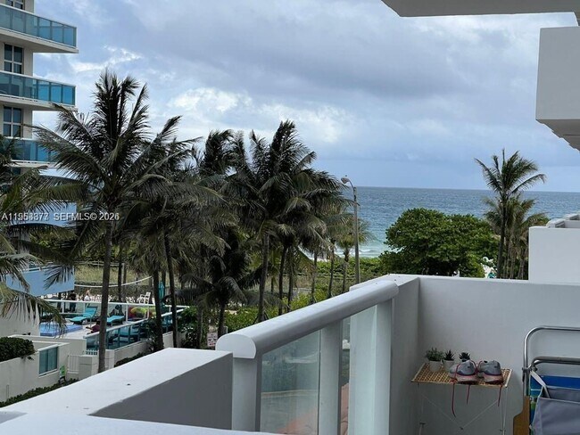 Building Photo - 9195 Collins Ave