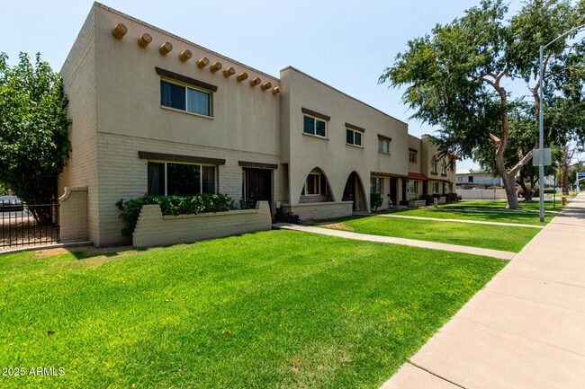 Building Photo - 6825 E Osborn Rd