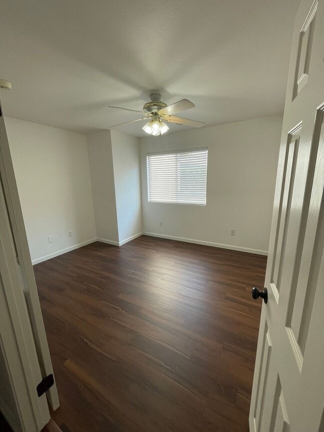 Building Photo - Charming 4 Bedroom Home For Rent