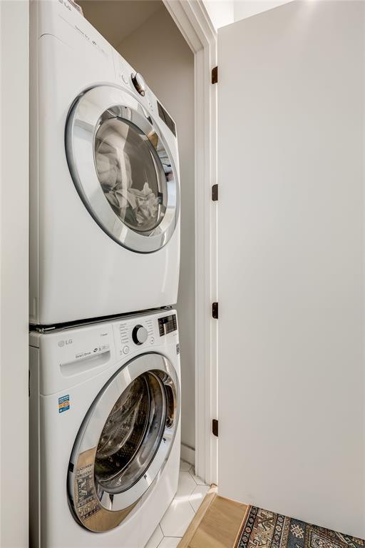 Building Photo - 800 Embassy Dr