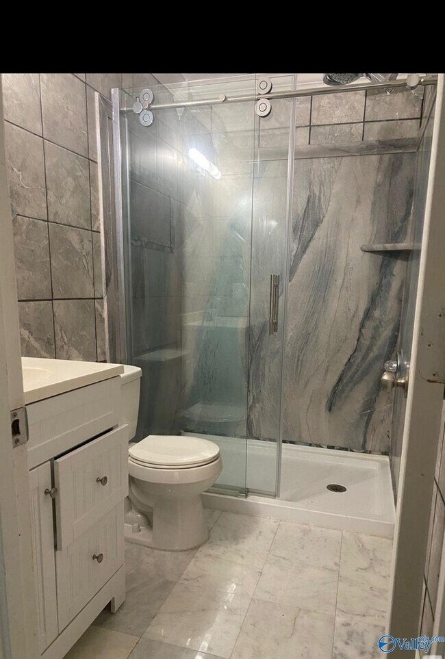 Building Photo - 1409 Liberty Dr