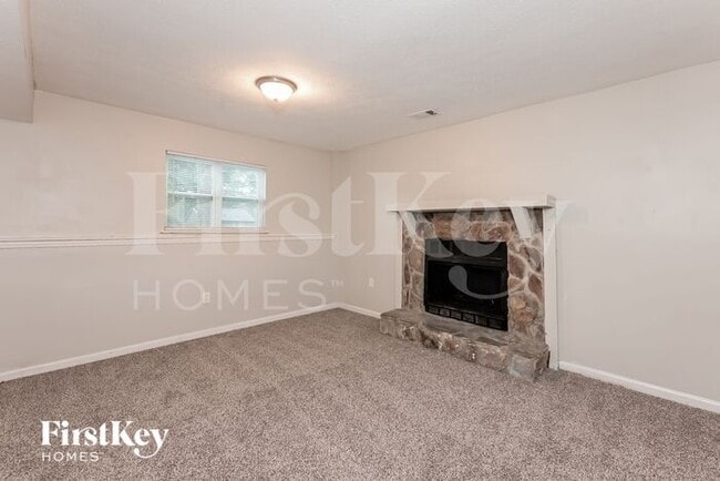 Building Photo - 3393 Hollow Tree Dr