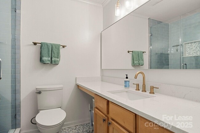 Building Photo - 1318 Green Oaks Ln