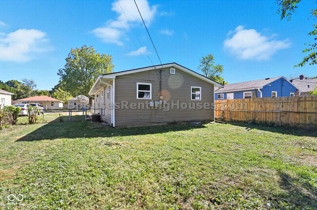 Building Photo - 1414 Ingomar St