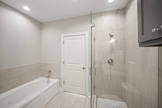 Building Photo - 2547 S Calumet St