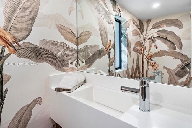 Building Photo - 600 NE 57th St