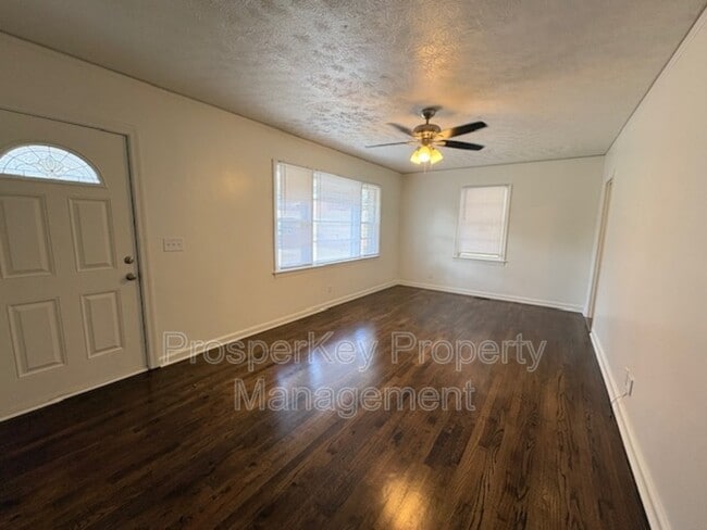 Building Photo - 5802 Catalina Dr