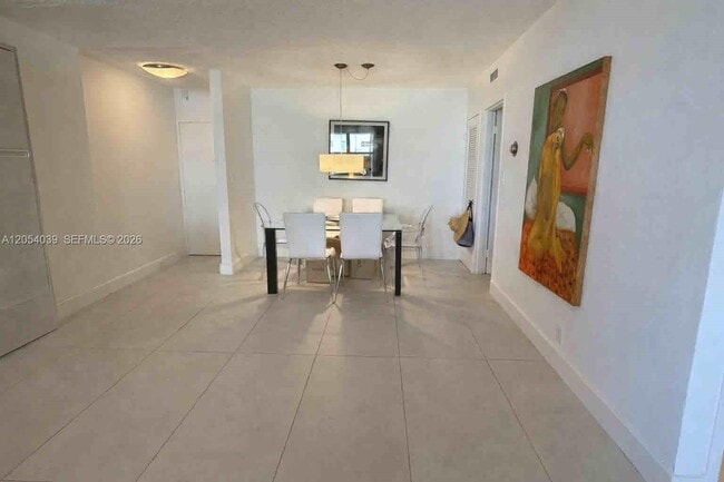 Building Photo - 9225 Collins Ave