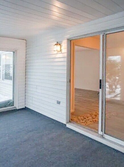 Building Photo - 655C Yale Way