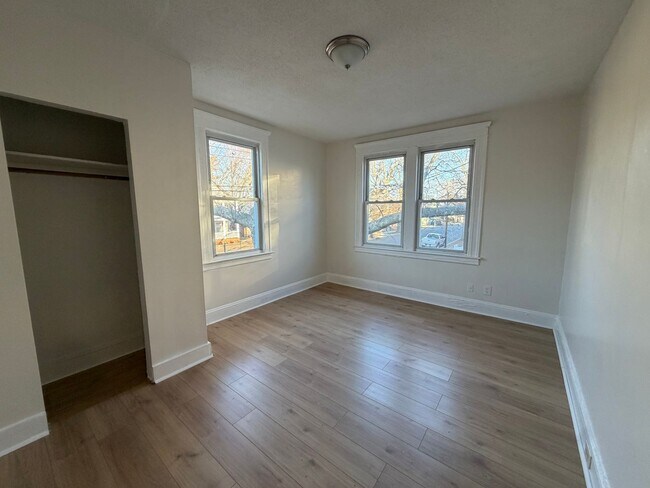 Building Photo - 57 Maltby St