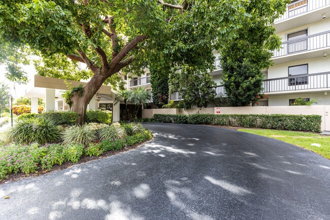 Building Photo - 6662 Boca Del Mar Dr
