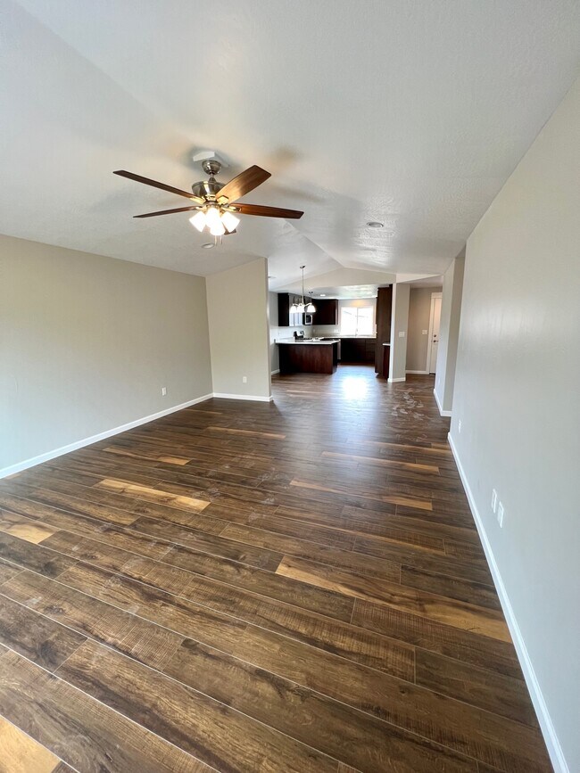 Building Photo - 2827 Orrin Dr