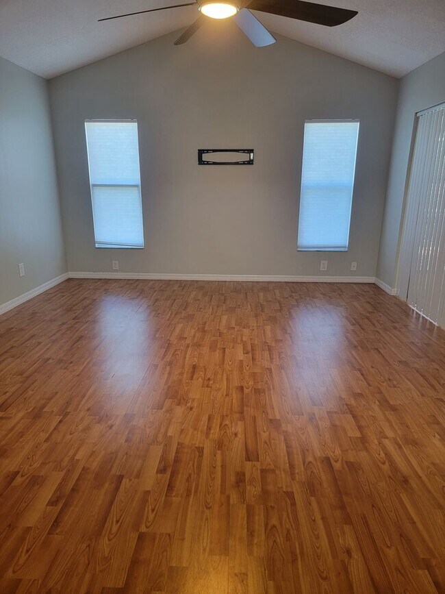 Building Photo - Beautiful 3/2/2 Pool Home in Beverly Hills!!!
