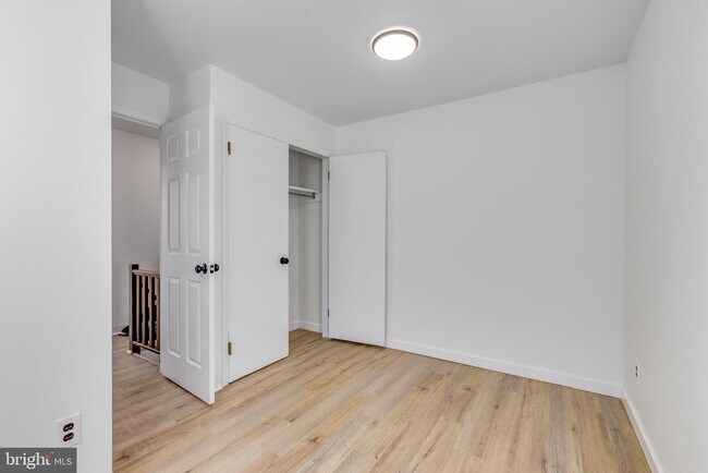 Building Photo - 4242 Pine St