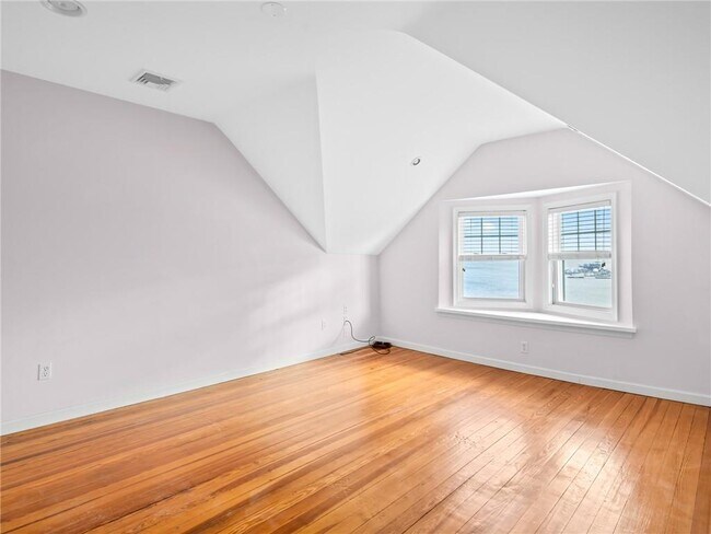 Building Photo - 22 Hudson Pl