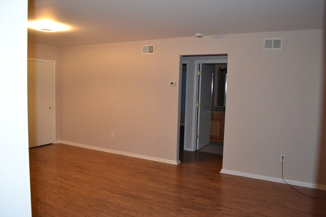 Building Photo - 51 Brookside Ln