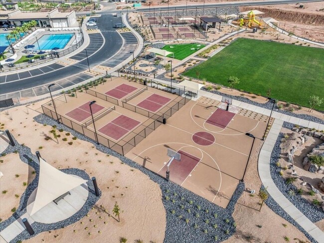 Building Photo - A Lovely 3 Bedroom Townhome designed for Elevated Living!